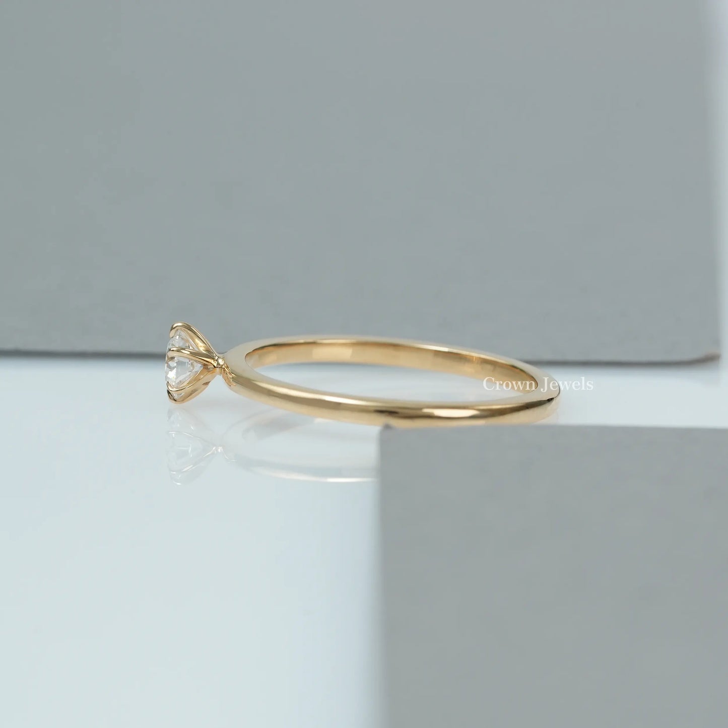 Round Cut Solitaire Diamond Engagement Ring