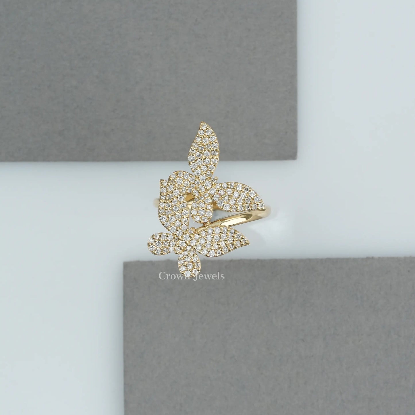 Butterfly Shape Round Cluster Diamond Ring