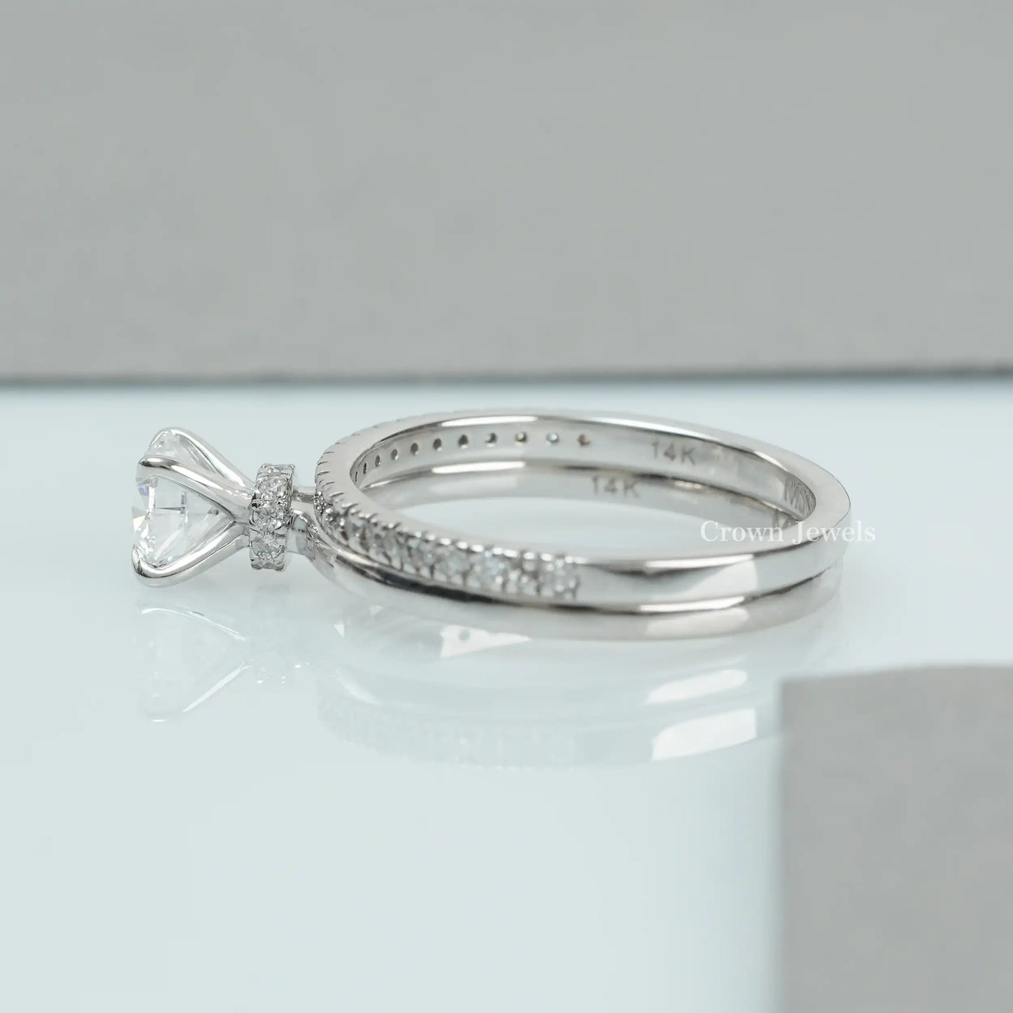 Round Cut Lab Diamond Matching Band