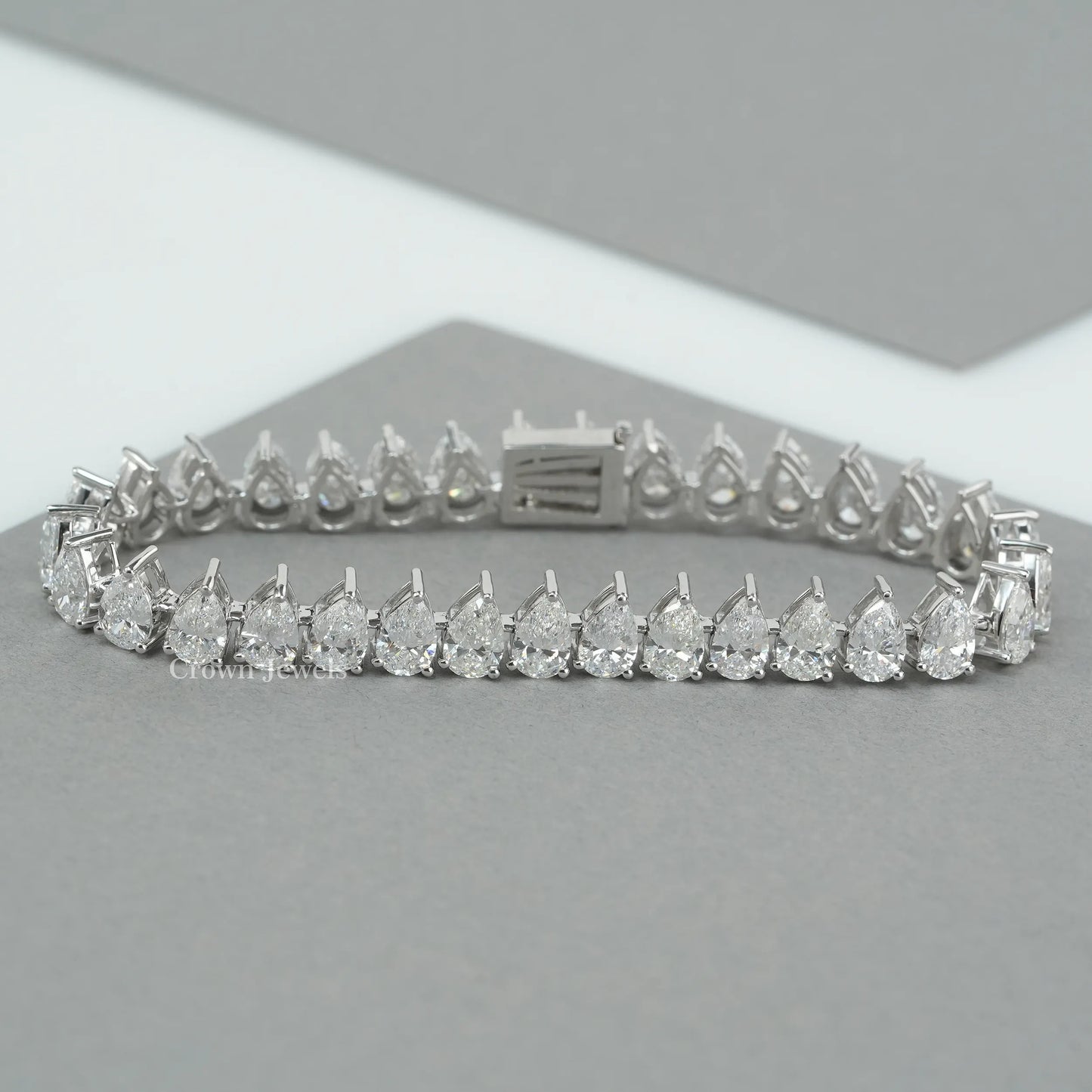 Pear Diamond Tennish Bracelet