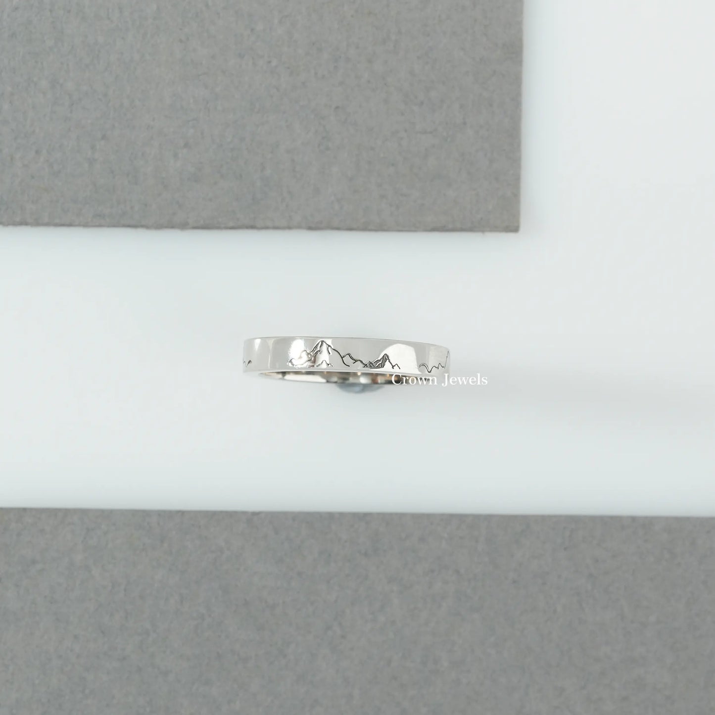 Mountain Pattern Unisex Wedding Band