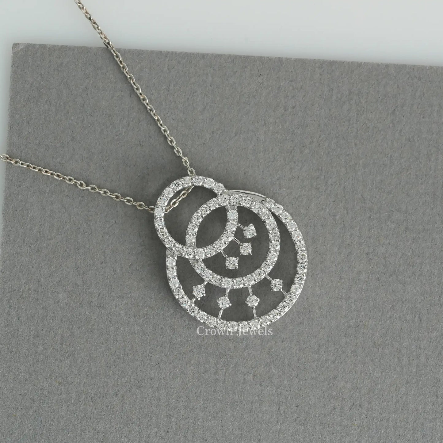 Round Cluster Diamond Circle Pendant