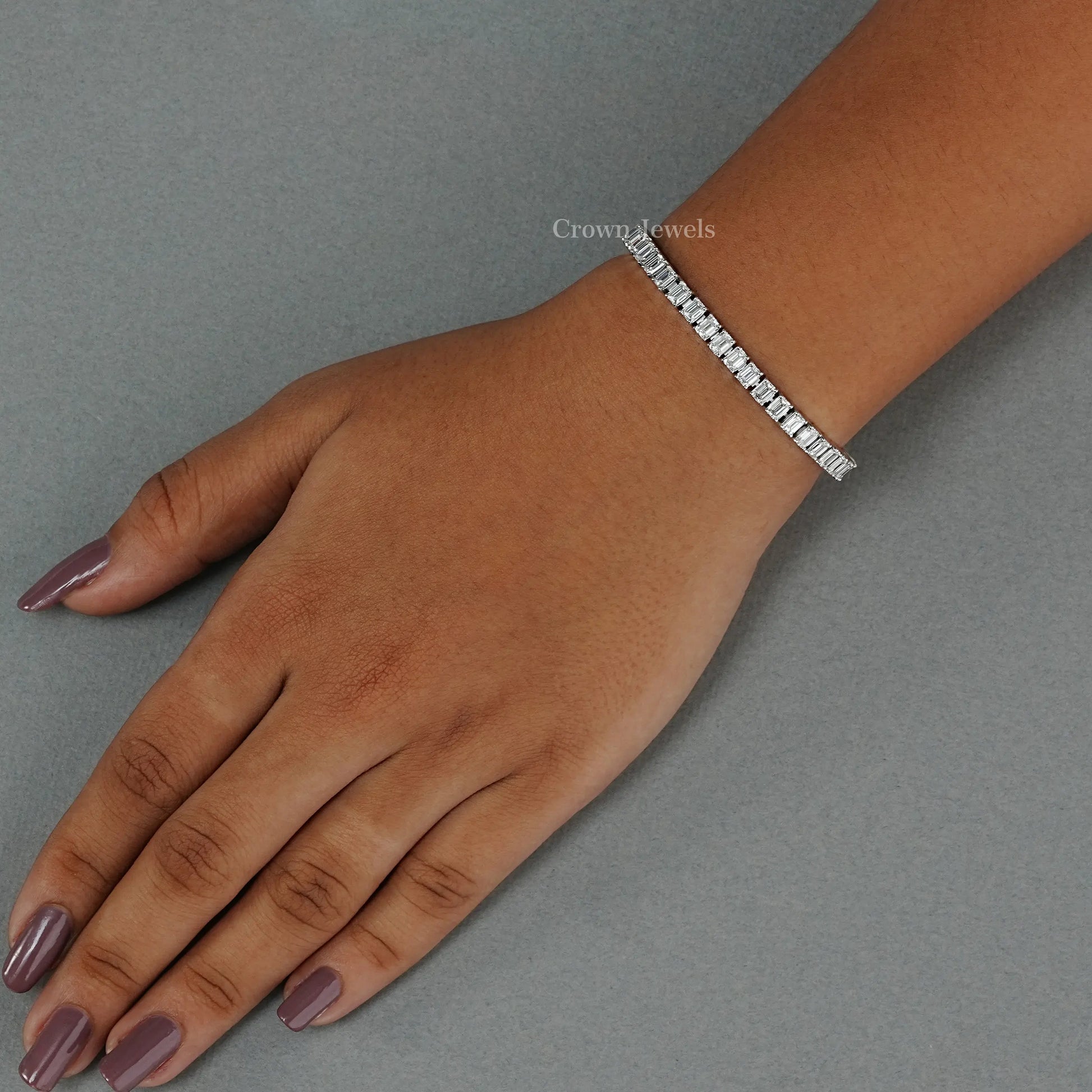 エメラルドカットダイヤモンドテニスブレスレット – Crownjewels エメラルドカットダイヤモンドテニスブレスレット – Crownjewels