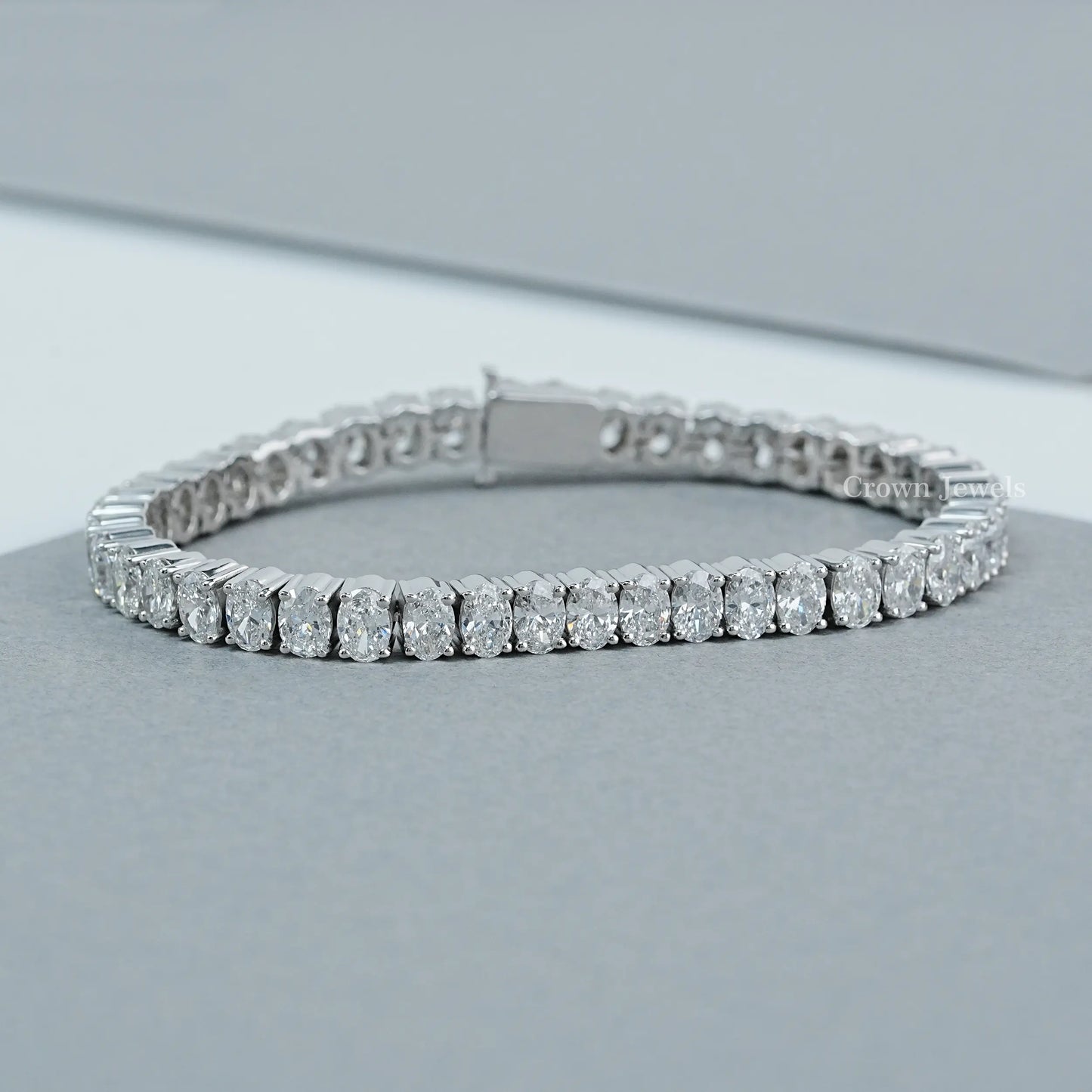 オーバルカットダイヤモンドテニスブレスレット