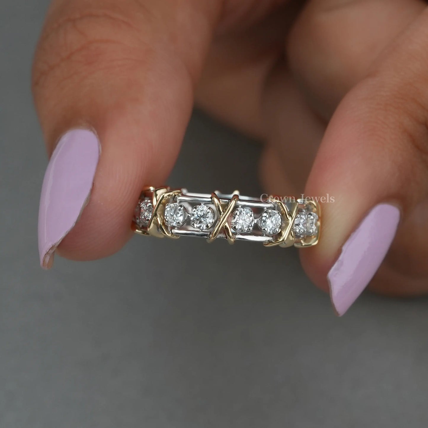 Antique Cross Round Diamond Wedding Band