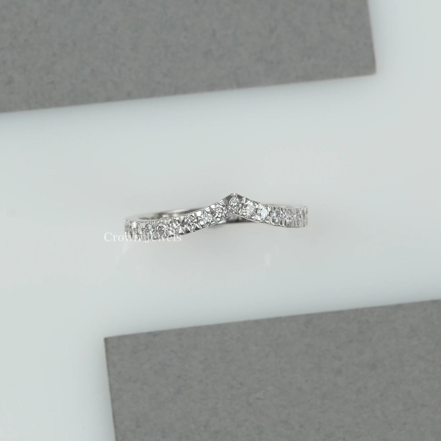 Round Diamond  Curved Wedding Band