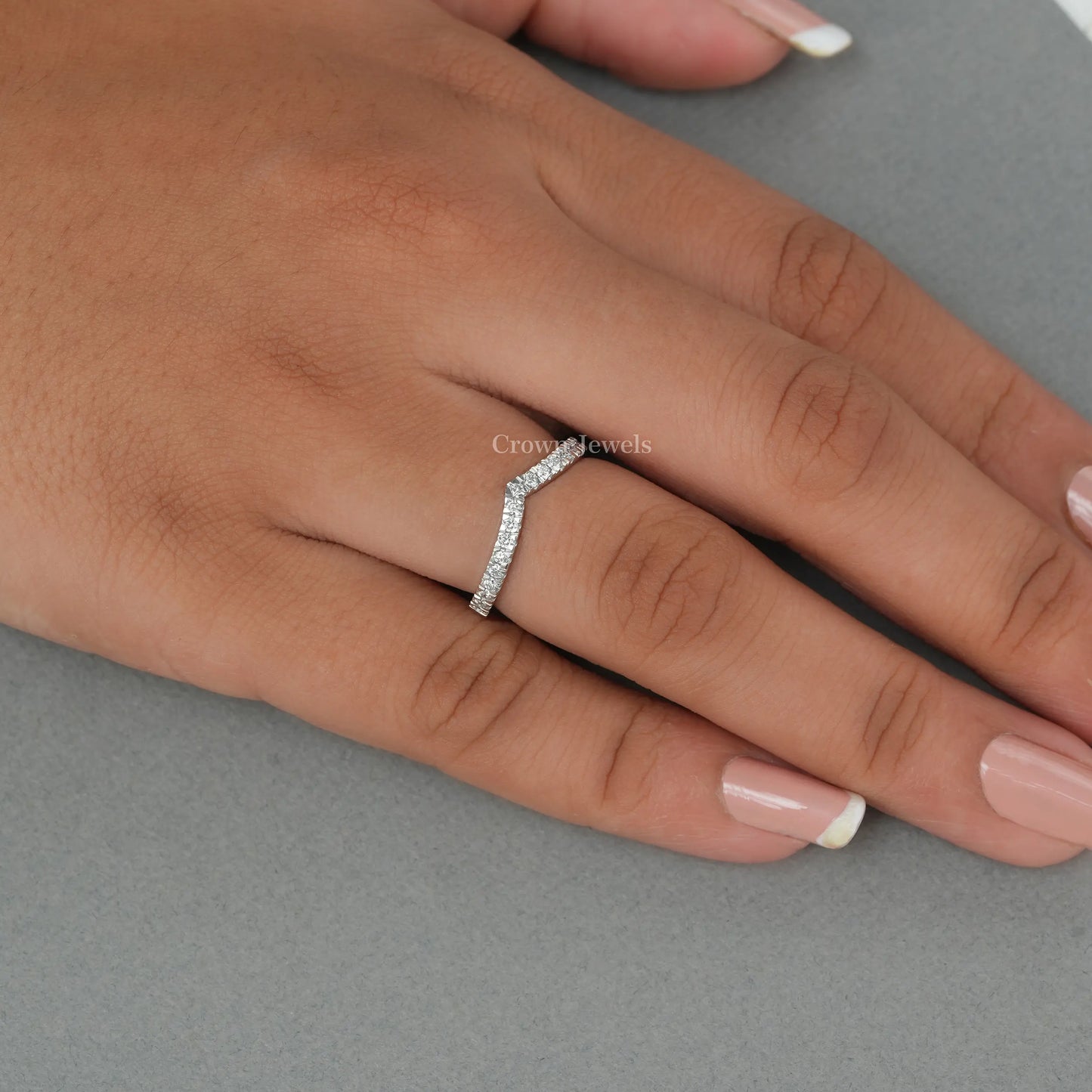 Round Diamond  Curved Wedding Band
