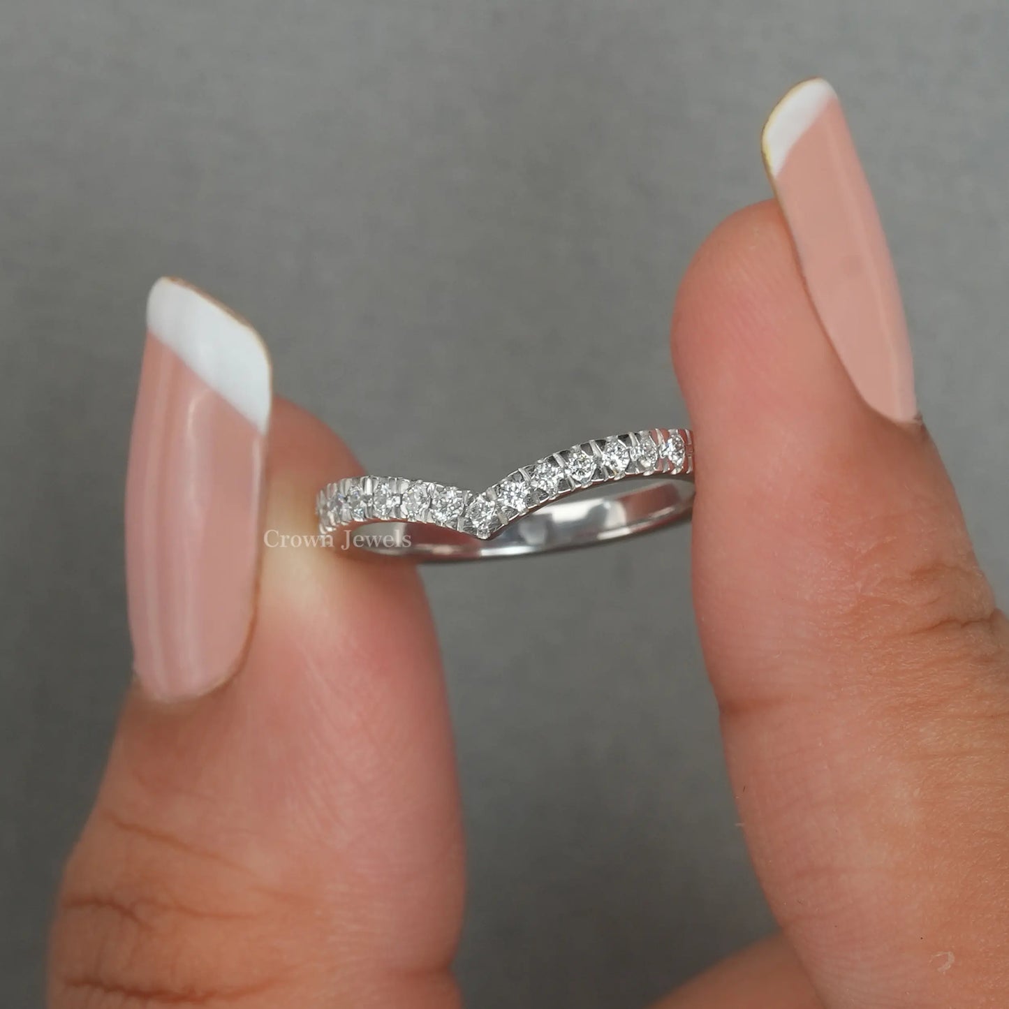 Round Diamond  Curved Wedding Band